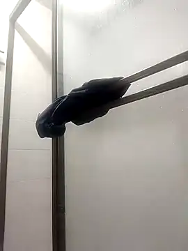 Bombi22 online show from 02.22.25