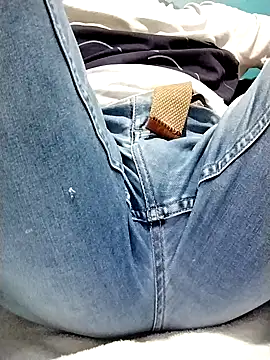 Bombi22 online show from 03.07.25