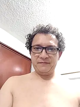 Bombi22 online show from 03.17.25