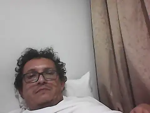 Bombi22 online show from 11.02.25