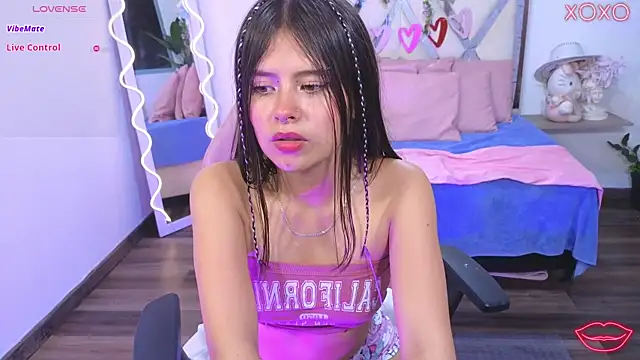 Snapshot of kittystart_tay chatting on 02.28.25 kittystart tay online show from 02.28.25