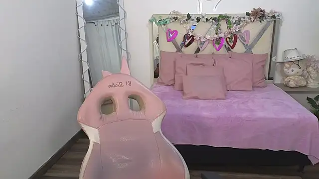 Snapshot of kittystart_tay chatting on 03.07.25 kittystart tay online show from 03.07.25