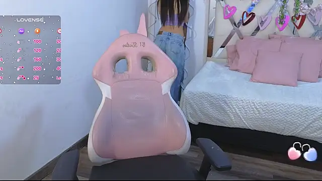 Snapshot of kittystart_tay chatting on 03.15.25 kittystart tay online show from 03.15.25