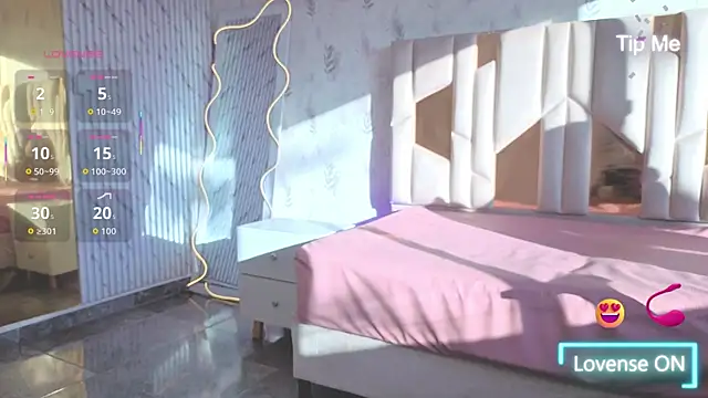 Snapshot of kittystart_tay chatting on 09.09.25 kittystart tay online show from 09.09.25