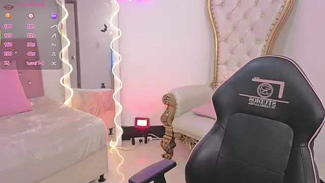 Snapshot of kittystart_tay chatting on 11.08.25 kittystart tay online show from 11.08.25