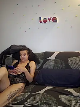 Snapshot of jourdinio13 chatting on 09.21.25 jourdinio13 online show from 09.21.25