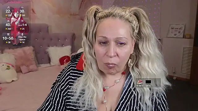 Snapshot of Penelope_Pinky chatting on 02.10.25 Penelope Pinky online show from 02.10.25
