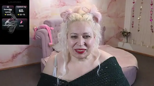 Snapshot of Penelope_Pinky chatting on 04.30.26 Penelope Pinky online show from 04.30.26