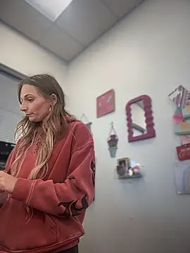 PrettiPluto online show from 12.13.25