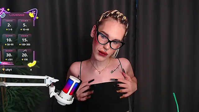 Cassie Bae online show from 12.17.25