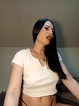 Snapshot of EveeRose chatting on 11.30.25 EveeRose online show from 11.30.25