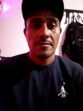 Snapshot of NewBe9D9 chatting on 03.04.25 NewBe9D9 online show from 03.04.25