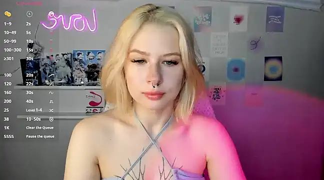 Snapshot of tender_kiitty chatting on 01.02.25 tender kiitty online show from 01.02.25