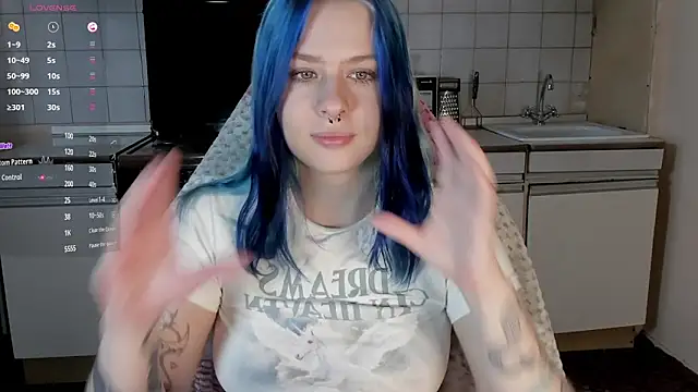 Snapshot of tender_kiitty chatting on 09.14.25 tender kiitty online show from 09.14.25