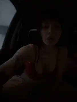 Snapshot of JulliaVegas chatting on 12.15.25 JulliaVegas online show from 12.15.25