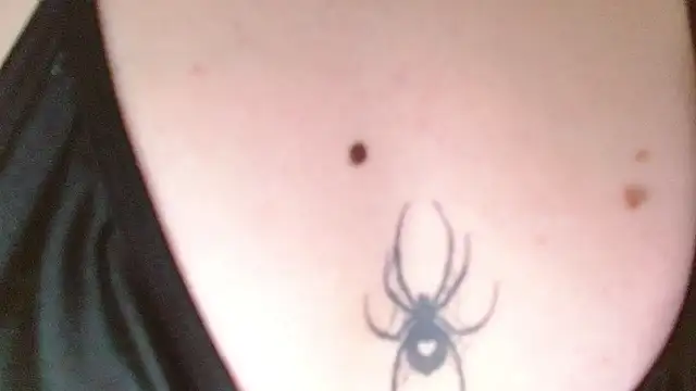 Snapshot of littleshydoll chatting on 01.08.25 littleshydoll online show from 01.08.25