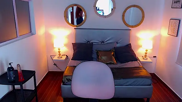 Snapshot of Samy_valentinasweet chatting on 01.14.25 Samy valentinasweet online show from 01.14.25