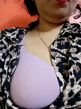 Snapshot of sunita-doll chatting on 09.26.25 sunita-doll online show from 09.26.25