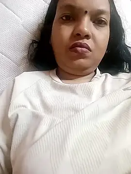 Snapshot of sunita-doll chatting on 10.17.25 sunita-doll online show from 10.17.25