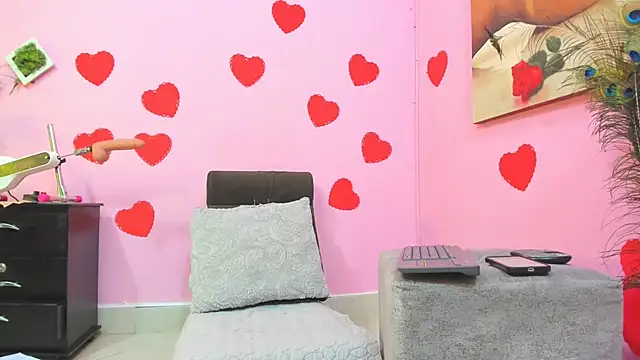 miss--flora online show from 02.18.25