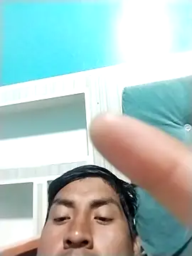 Snapshot of Ruizito27e chatting on 11.18.25 Ruizito27e online show from 11.18.25