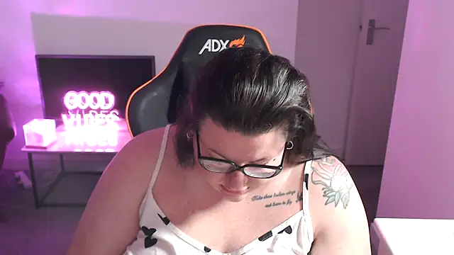 StrawberrySexx online show from 12.18.24