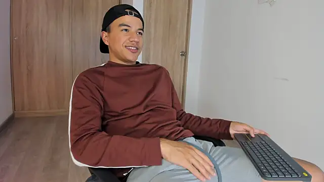Snapshot of lucas_wellx chatting on 05.28.26 lucas wellx online show from 05.28.26