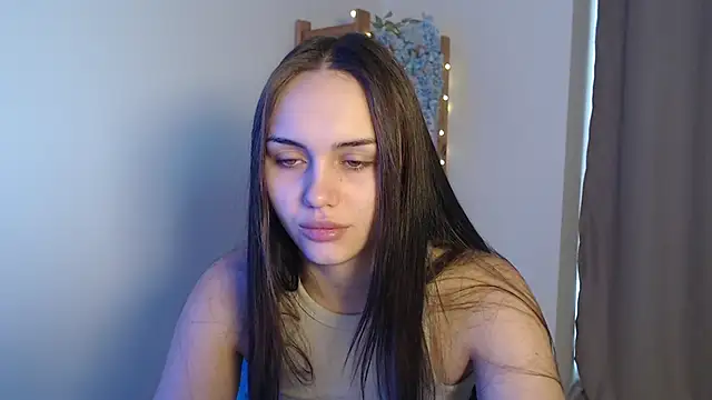 Snapshot of IrinaShayk18 chatting on 01.05.25 IrinaShayk18 online show from 01.05.25