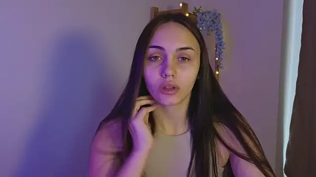 Snapshot of IrinaShayk18 chatting on 01.28.25 IrinaShayk18 online show from 01.28.25