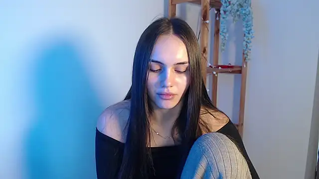 Snapshot of IrinaShayk18 chatting on 02.05.25 IrinaShayk18 online show from 02.05.25