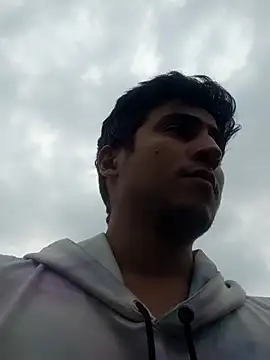 Snapshot of GamerQuinn chatting on 03.08.25 GamerQuinn online show from 03.08.25