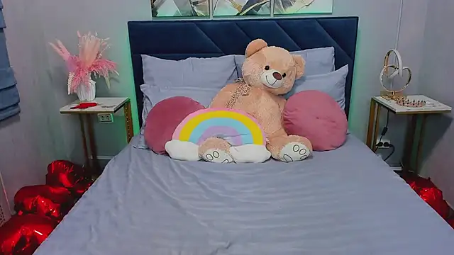 Curvy Dynamite  online show from 04.07.26