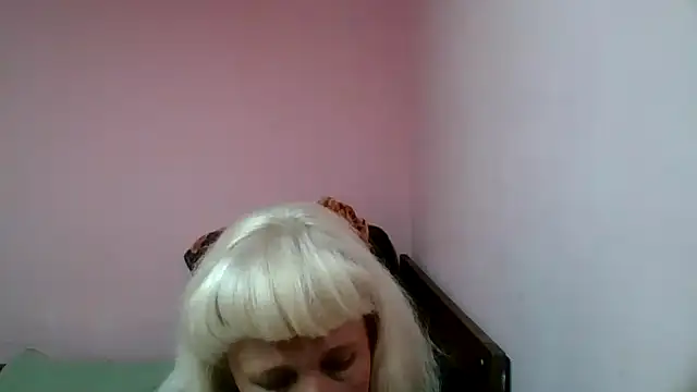 Snapshot of sakura_blonde chatting on 02.16.25 sakura blonde online show from 02.16.25