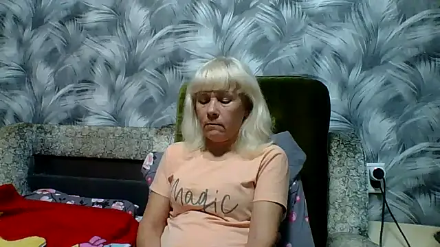 sakura blonde online show from 10.30.25