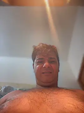 Snapshot of SecretlyDD chatting on 10.19.25 SecretlyDD online show from 10.19.25