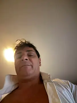 Snapshot of SecretlyDD chatting on 10.21.25 SecretlyDD online show from 10.21.25