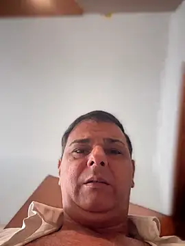 Snapshot of SecretlyDD chatting on 11.06.25 SecretlyDD online show from 11.06.25