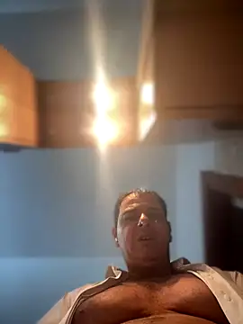 Snapshot of SecretlyDD chatting on 11.17.25 SecretlyDD online show from 11.17.25