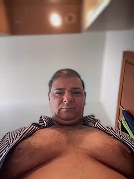 Snapshot of SecretlyDD chatting on 11.22.25 SecretlyDD online show from 11.22.25