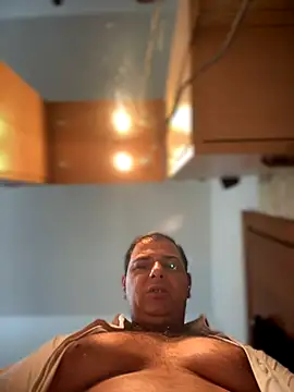 Snapshot of SecretlyDD chatting on 11.24.25 SecretlyDD online show from 11.24.25