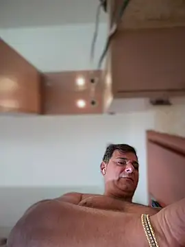 Snapshot of SecretlyDD chatting on 02.18.26 SecretlyDD online show from 02.18.26