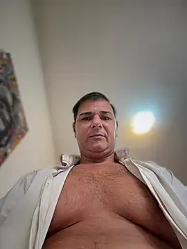 Snapshot of SecretlyDD chatting on 02.20.26 SecretlyDD online show from 02.20.26