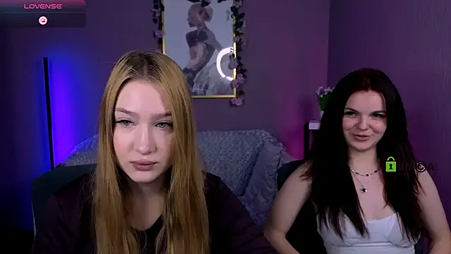 Snapshot of playful_sophie chatting on 01.11.26 playful sophie online show from 01.11.26