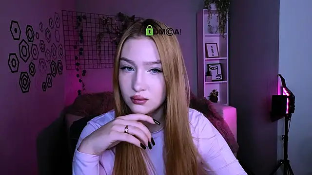 Snapshot of playful_sophie chatting on 01.14.26 playful sophie online show from 01.14.26