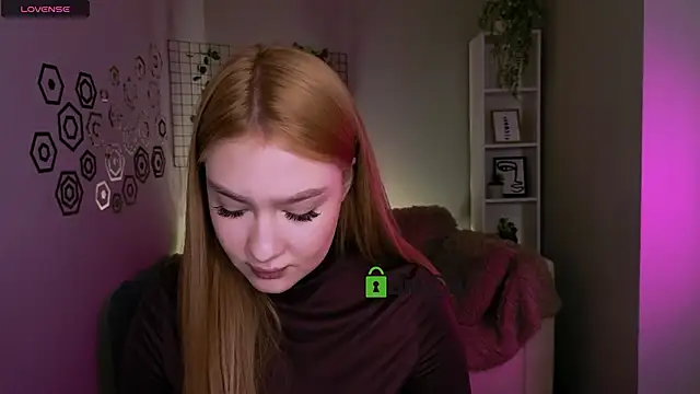 Snapshot of playful_sophie chatting on 02.02.26 playful sophie online show from 02.02.26
