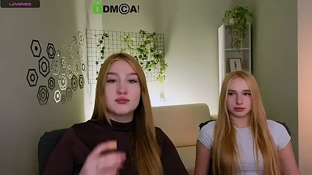 Snapshot of playful_sophie chatting on 02.03.26 playful sophie online show from 02.03.26