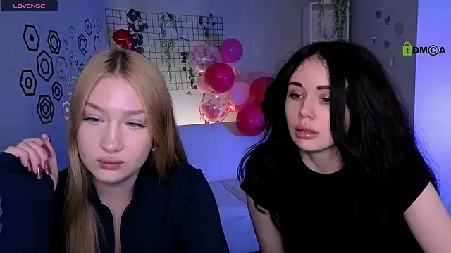 Snapshot of playful_sophie chatting on 03.04.26 playful sophie online show from 03.04.26