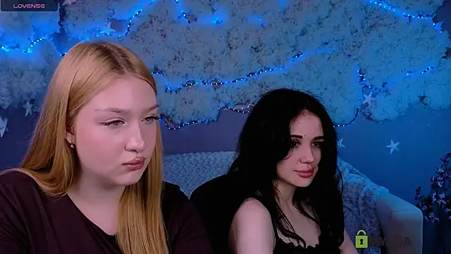 Snapshot of playful_sophie chatting on 03.09.26 playful sophie online show from 03.09.26