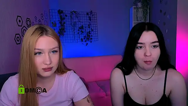 Snapshot of playful_sophie chatting on 03.18.26 playful sophie online show from 03.18.26