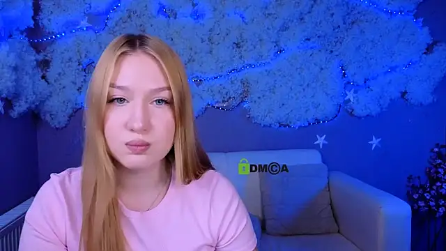 Snapshot of playful_sophie chatting on 03.26.26 playful sophie online show from 03.26.26